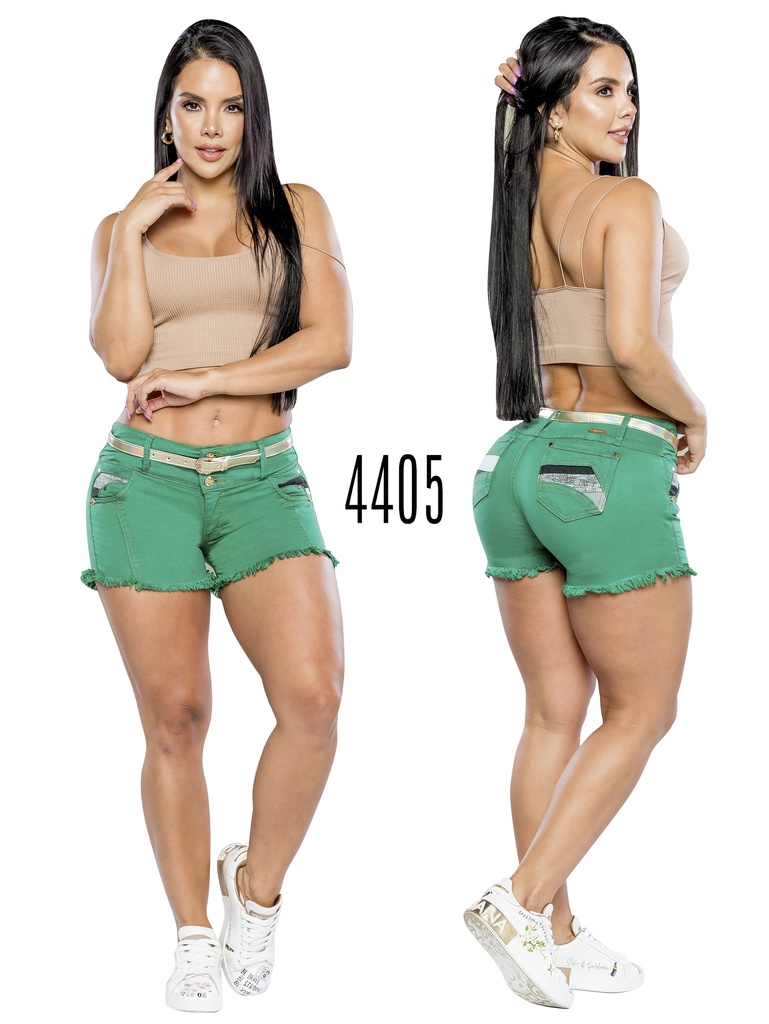 Short Levantacola Verde Fresco con Bota Deshilachada