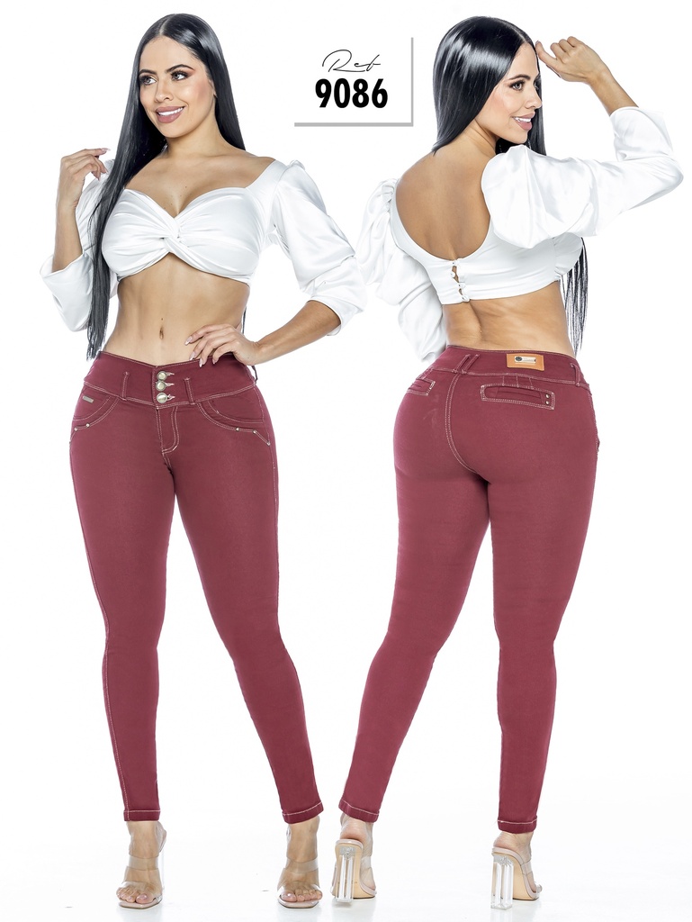 Jeans Levantacola Skinny Vinotinto de Tiro Alto con Parche en la Cintura